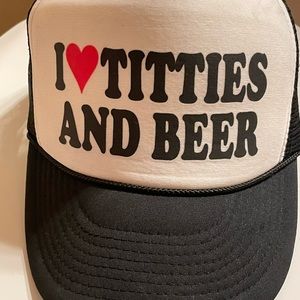 Trucker hat (one size fits most ) only been worn once. It’s in good condition.